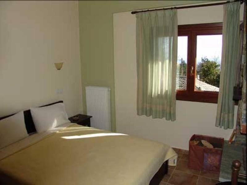 Hotel Erotas Áyios Dhimítrios エクステリア 写真