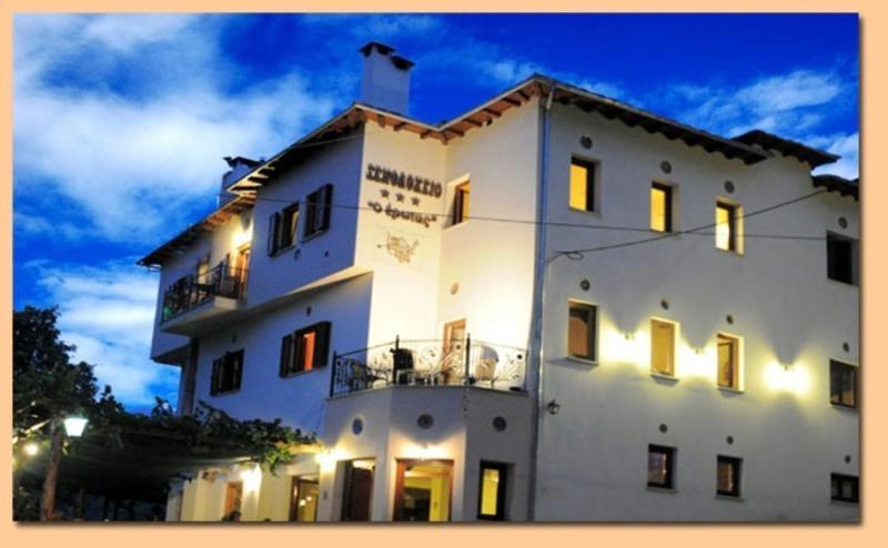 Hotel Erotas Áyios Dhimítrios エクステリア 写真