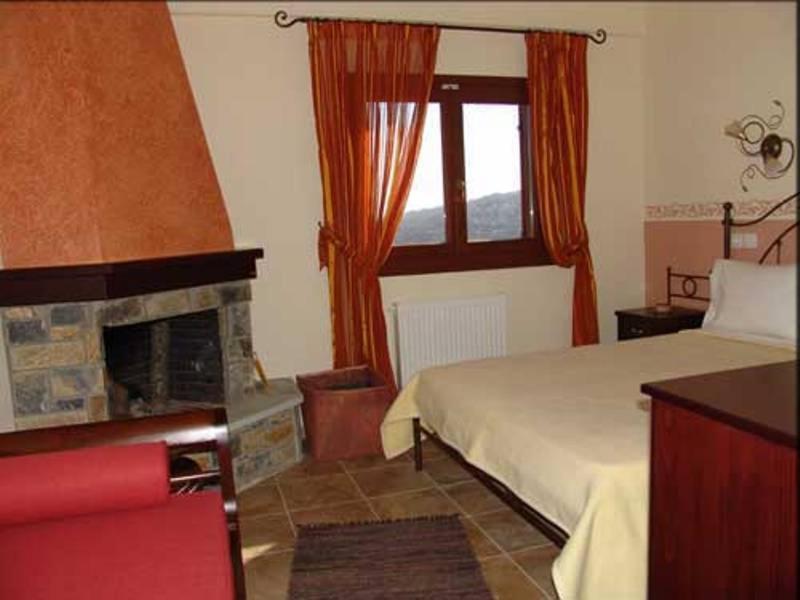 Hotel Erotas Áyios Dhimítrios エクステリア 写真